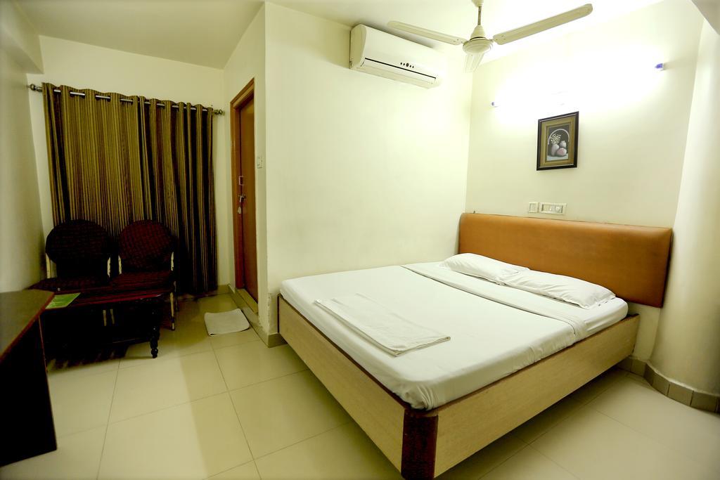 Hotel Swagath Residency Hyderabad Room photo
